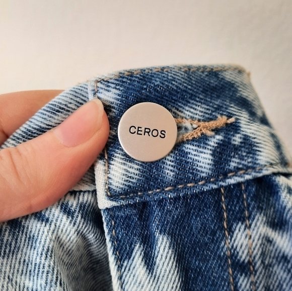 CEROS Acid Wash High-Waisted Boyfriend Distresses Denim Shorts 31 - Picture 6 of 10
